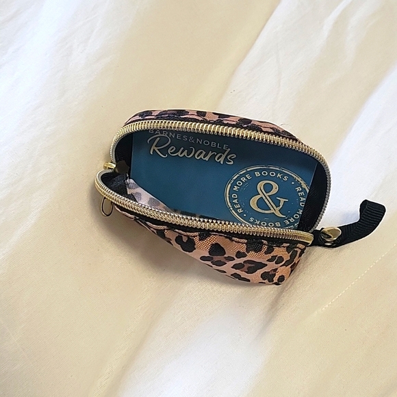 Itzy Ritzy Pacifier Holder Leopard Print - Picture 4 of 4
